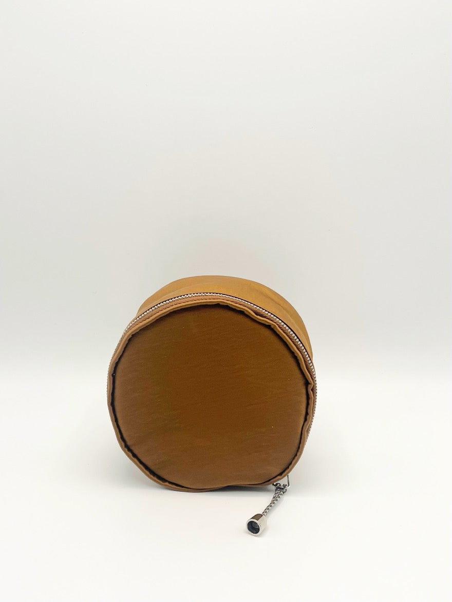 ROUND ZIP JEWELRY BAG Crinkle Brown/Olive