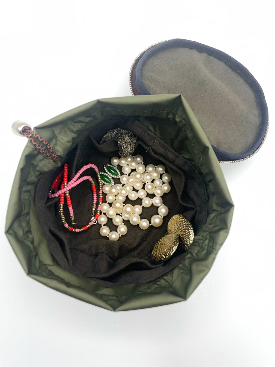 ROUND ZIP JEWELRY BAG Quilted Purple/Olive